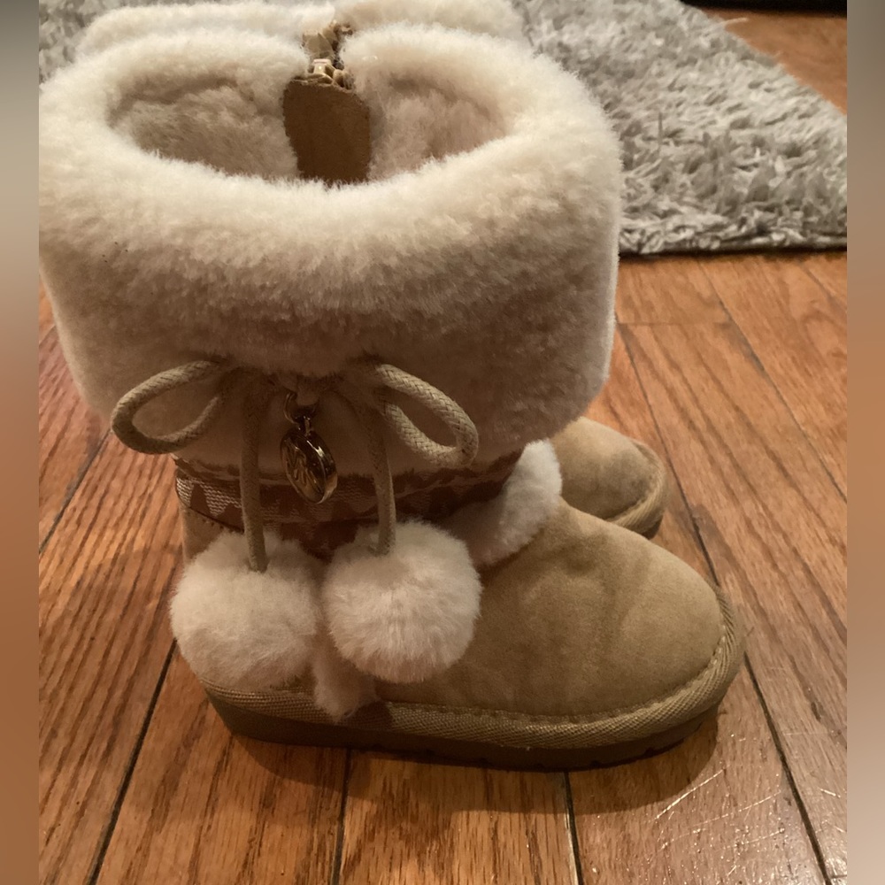 Michael Kors Boots - Picture 3 of 6